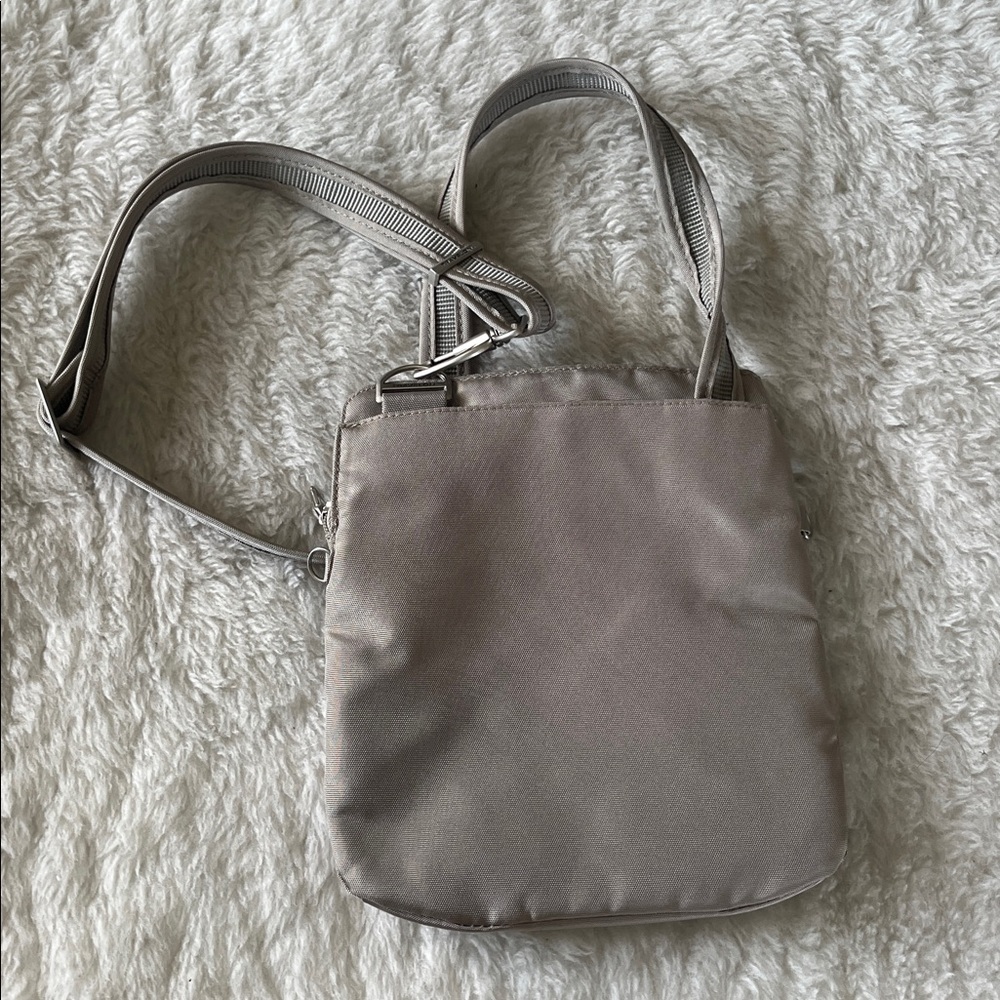 Travelon Anti-Theft Classic Slim Crossbody Taupe Grey Beige north south RFID - Picture 2 of 11
